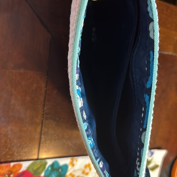 Vera Bradley Blue Star Medallion Straw Beach Wrislet - Picture 2 of 2